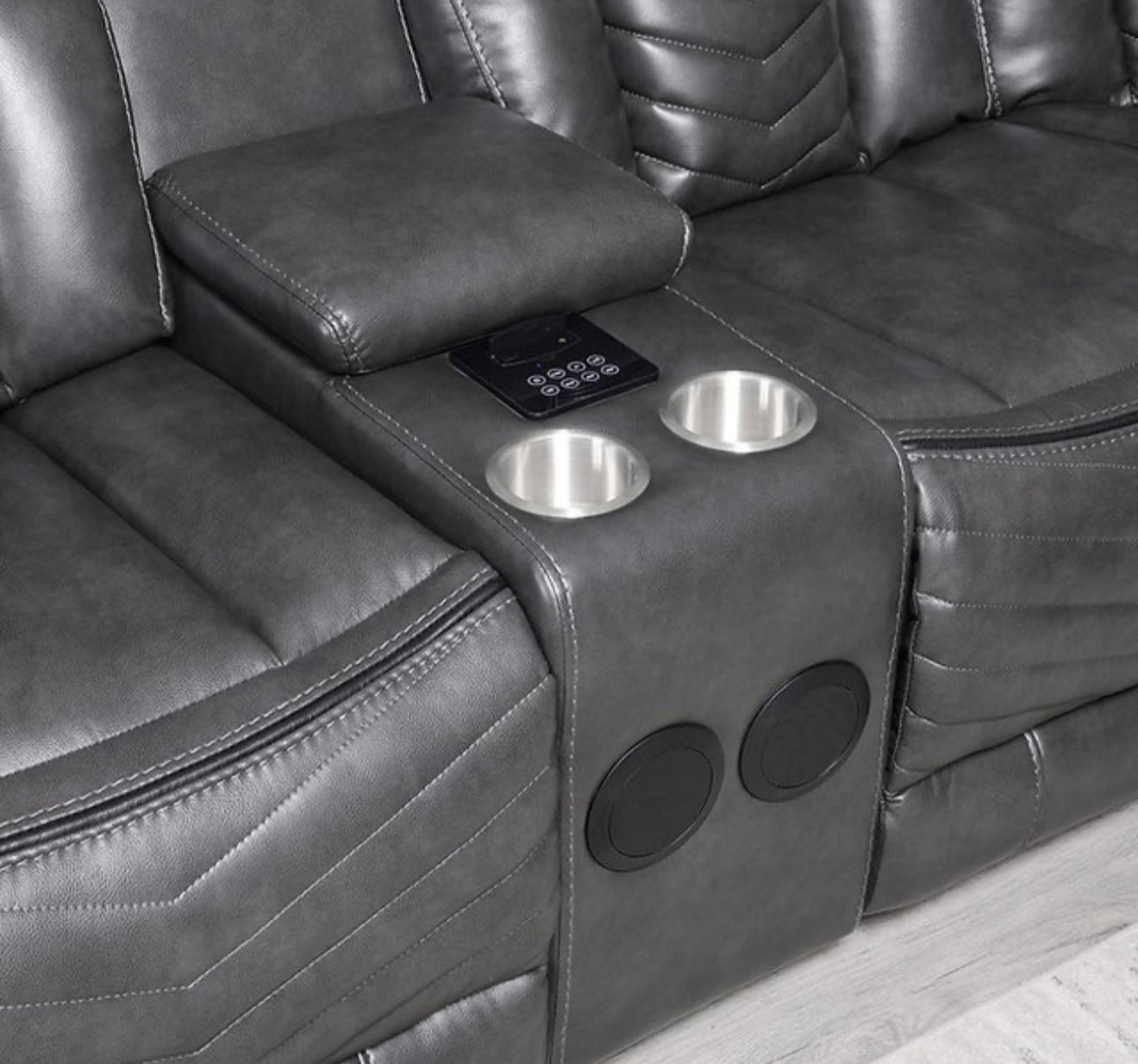 Lucky Charm Sectional (Grey) (NE)