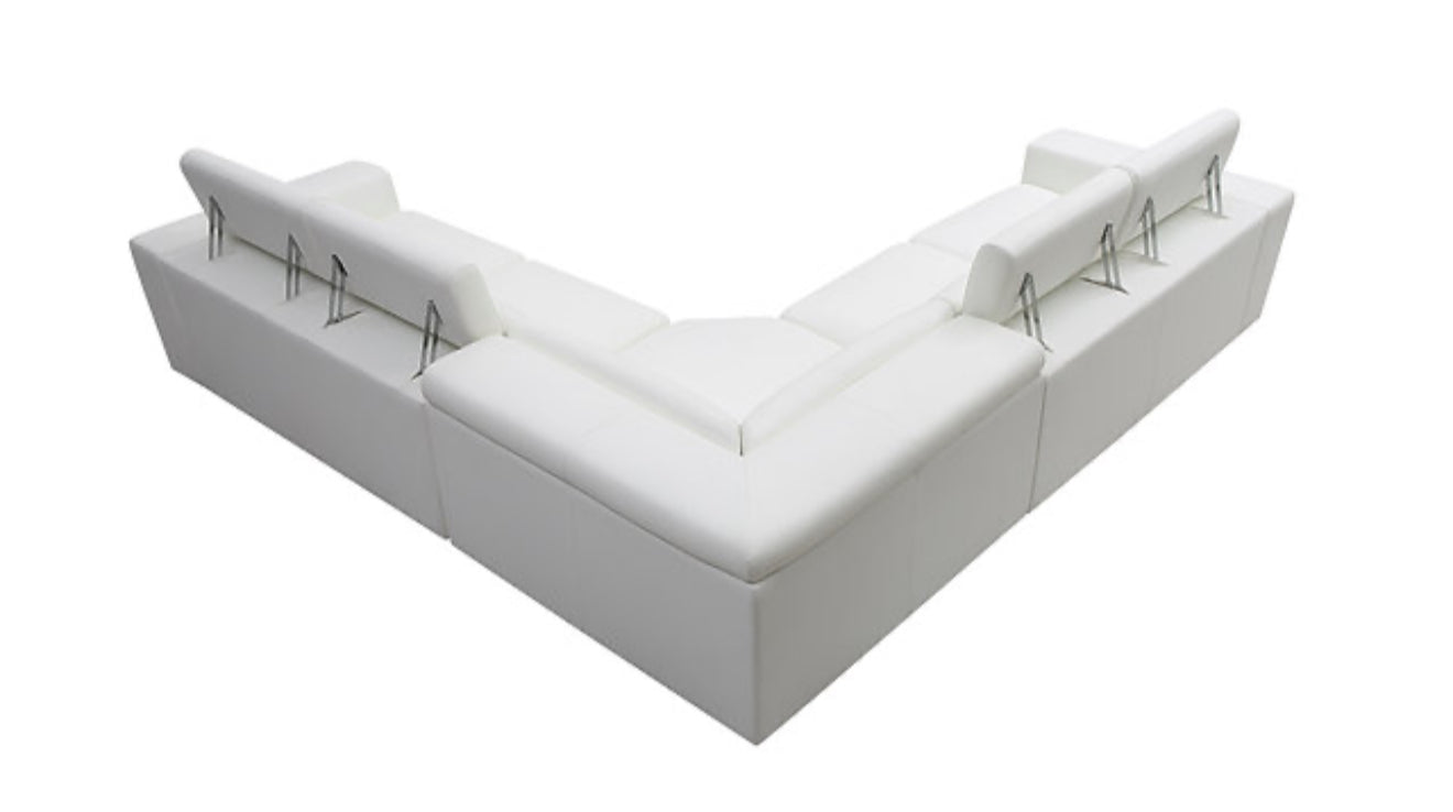 Domo Sectional (White) (NE)