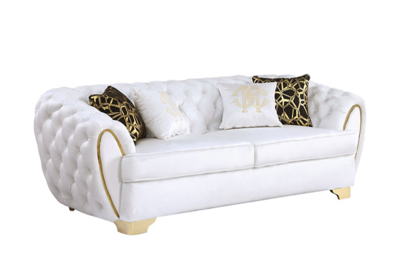 Mila (White) (NE)
