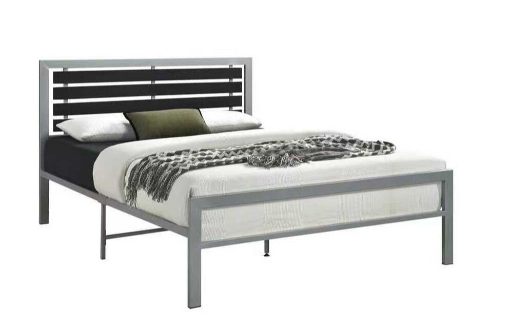 Silver Metal Platform Bed - Full (HH)