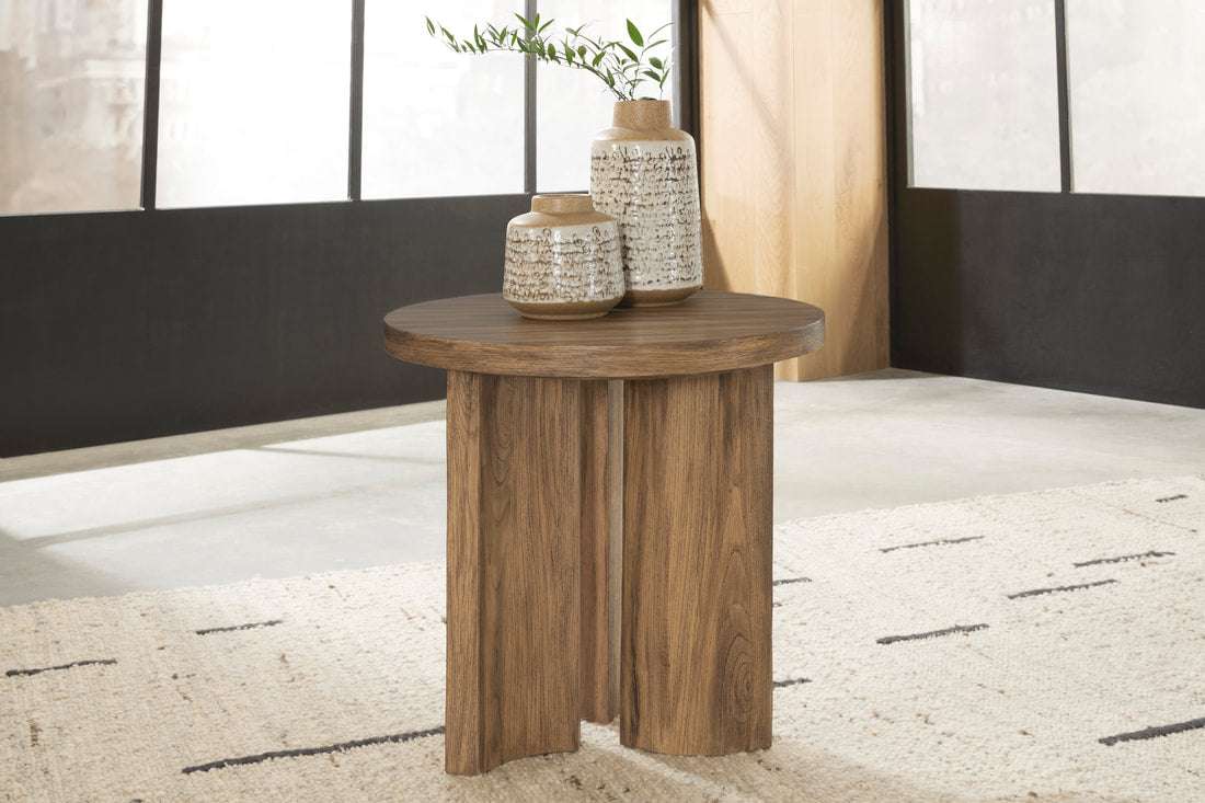 T683 Occasional Table Set (HH)