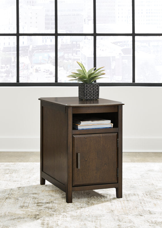 T310-217 Side End Table (USB Ports/Power Outlet) (HH)