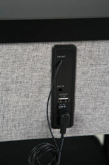 A4000550 - Accent Table w/Speaker (USB PORT) (HH)