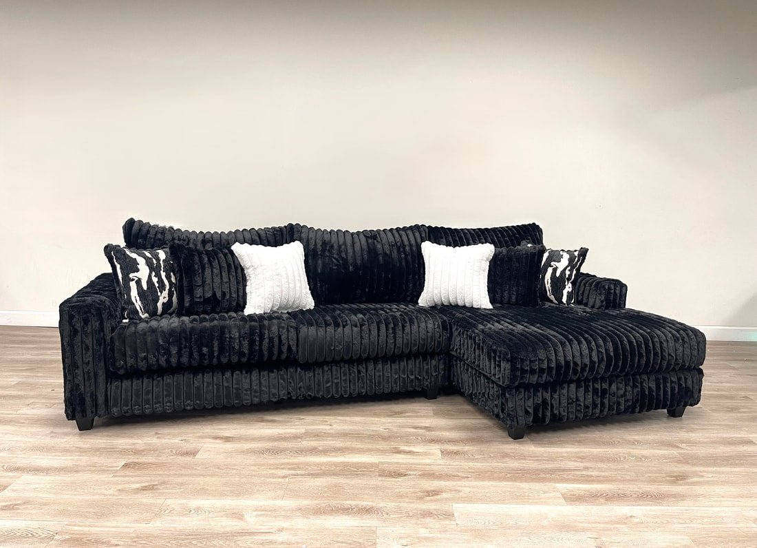 BLACK SECTIONAL (HH)