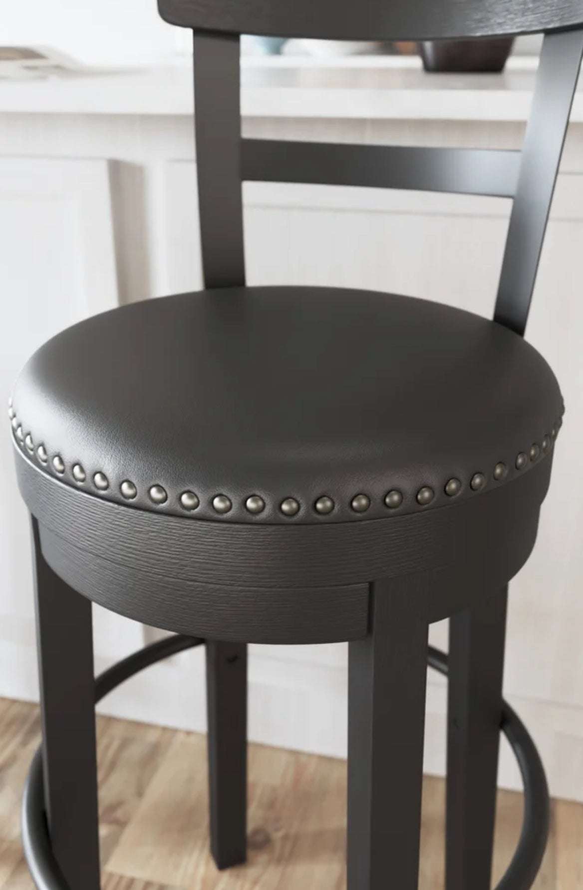 D546-630 - Swivel Barstool (HH)