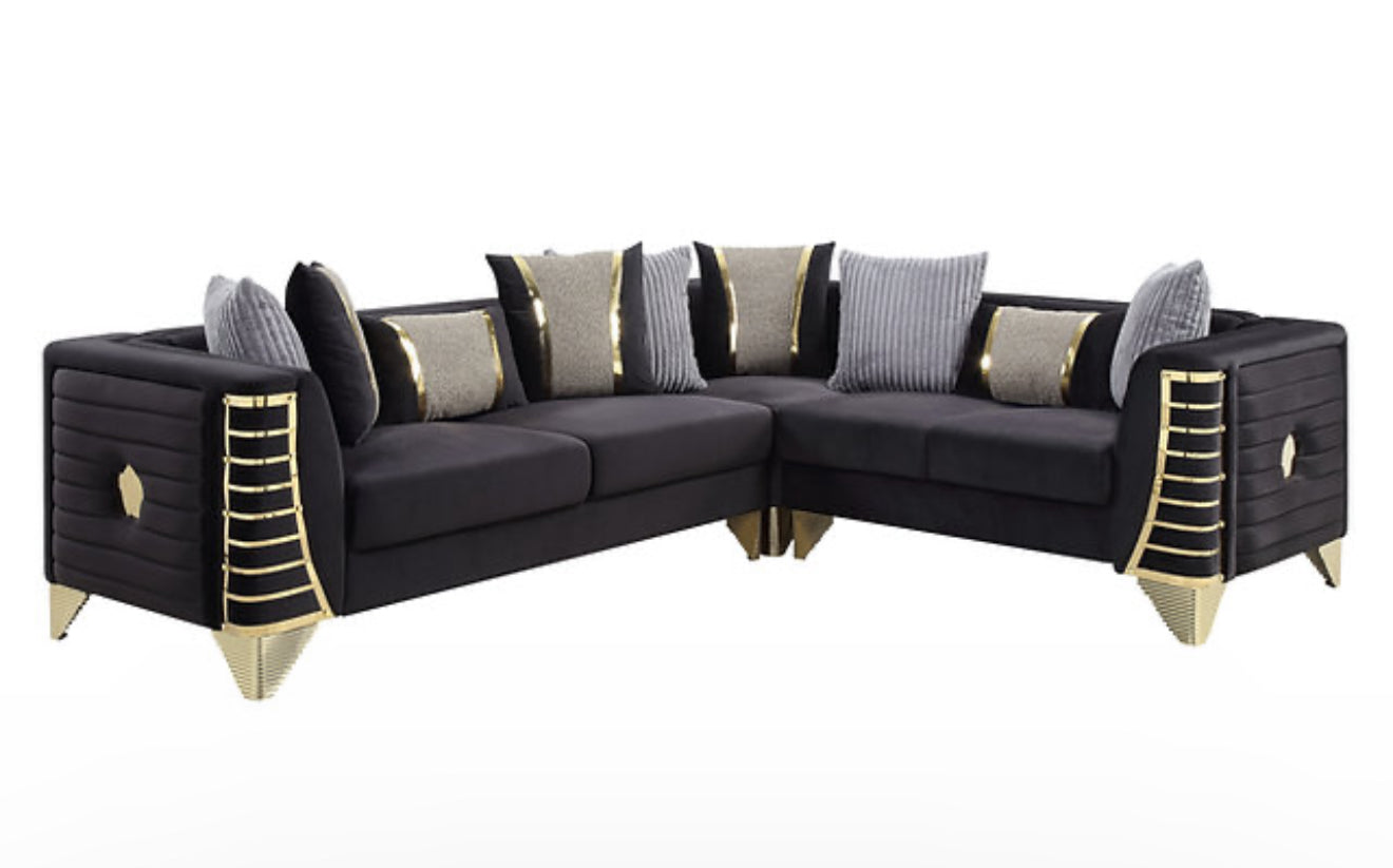 Donovan (Black) - Sectional (NE)