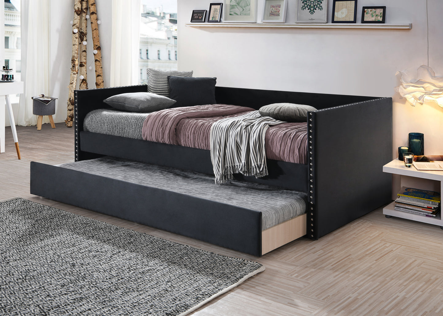 SADIE BLACK VELVET DAYBED (CM)