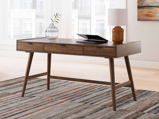 H615-44 - Desk (Brown) (HH)