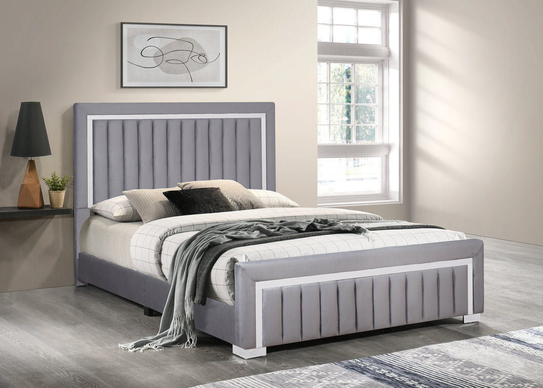 HH820 Gray & White